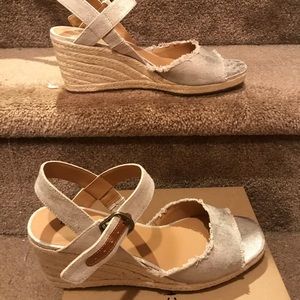 Lucky Brand natural color sandals